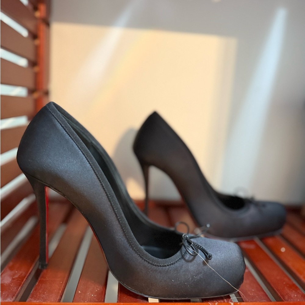 Christian Louboutin Black Satin Heels size 8.5 US or 39 EU - Picture 2 of 9